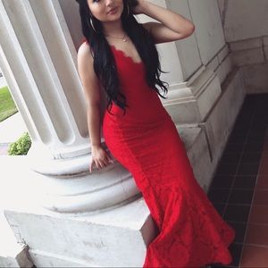 Red Lace Dress 💃🏻